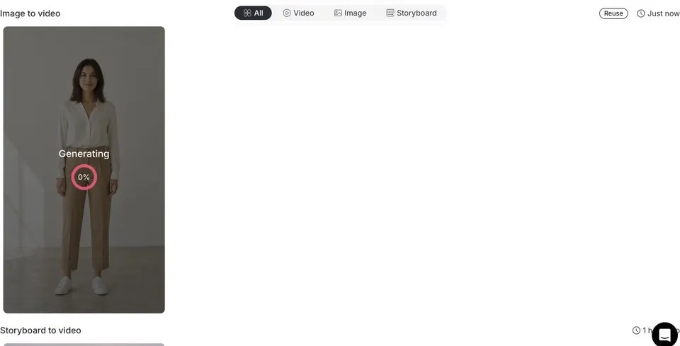 Feed de geração do APOB mostrando um vídeo de transição com IA em zero por cento logo após o envio
